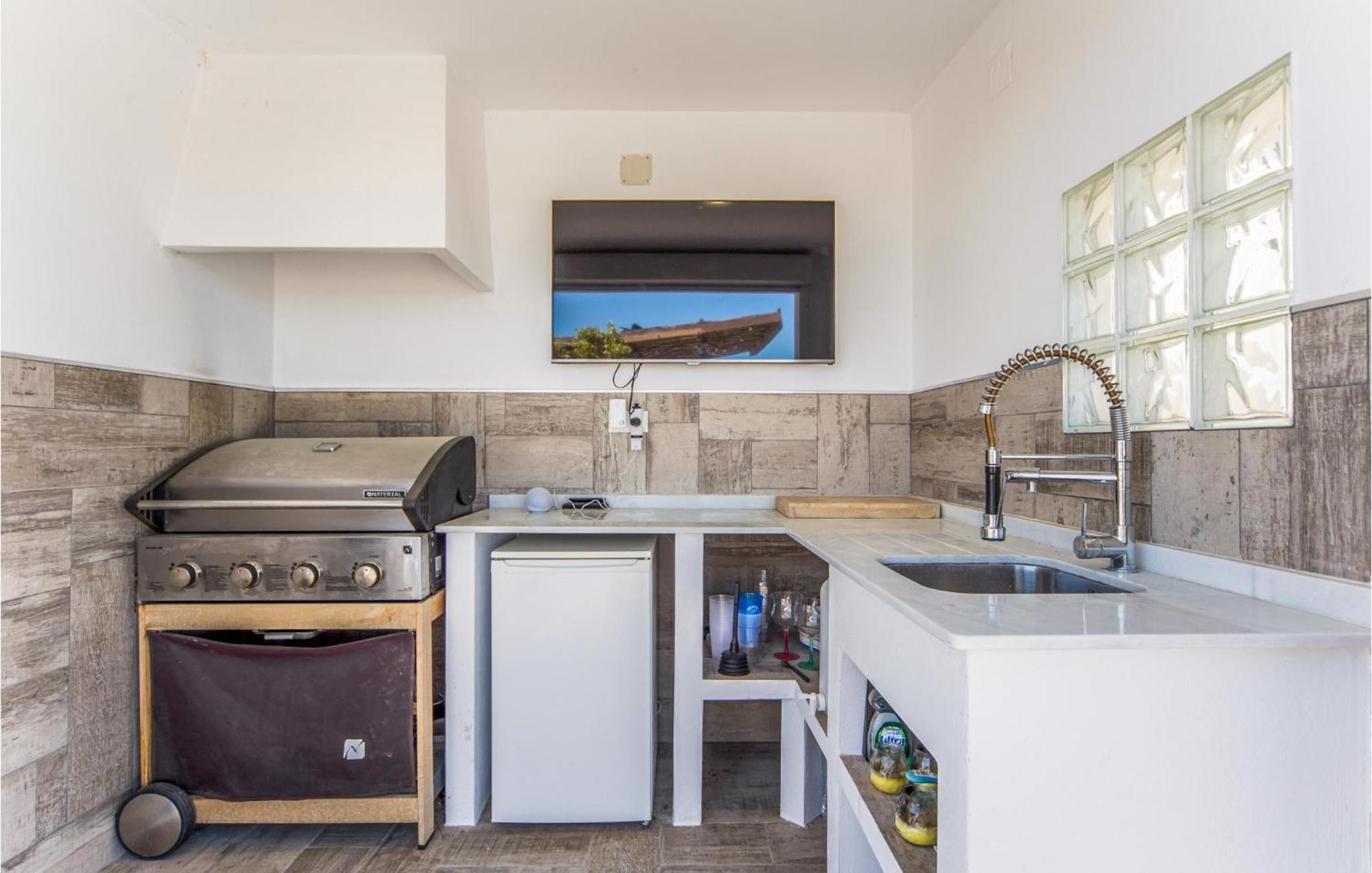 Amazing Home In Ador With Kitchenette Exterior photo